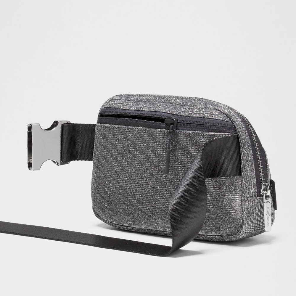 LULULEMON Everywhere Belt Bag 1L Glitter NWT Dark Silver/Graphite Grey/Silver - Picture 5 of 17